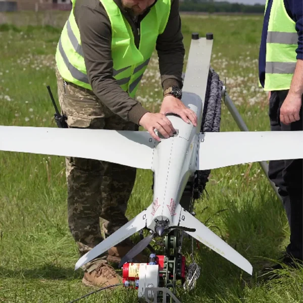 UKRSPEC SYSTEMS SHARK UAS Bezpilotní letecký systém s dronem