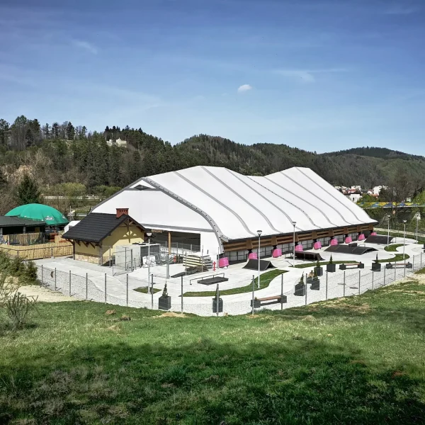 Rekord Structures Facilități sportive