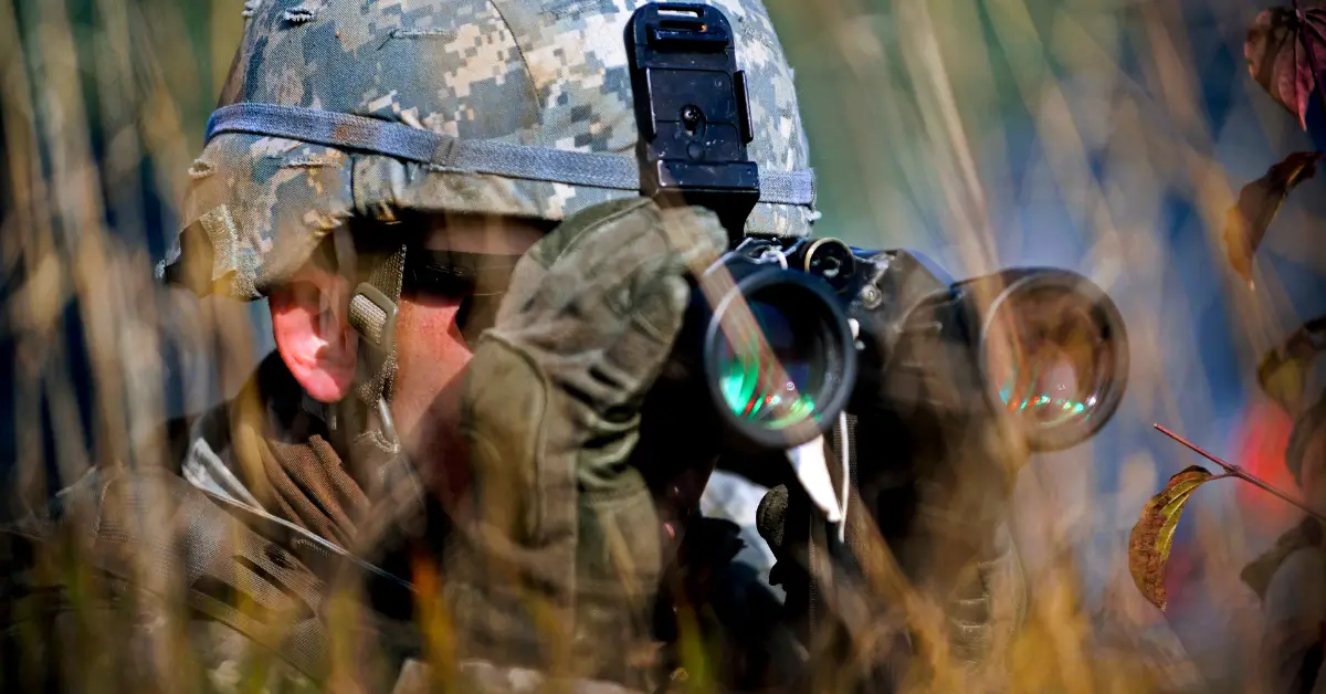 Navigace v terénu: Klíčové úvahy při nákupu vojenského sledování.