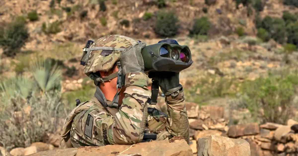 </noscript>Choosing Binoculars for Frontline Operations
