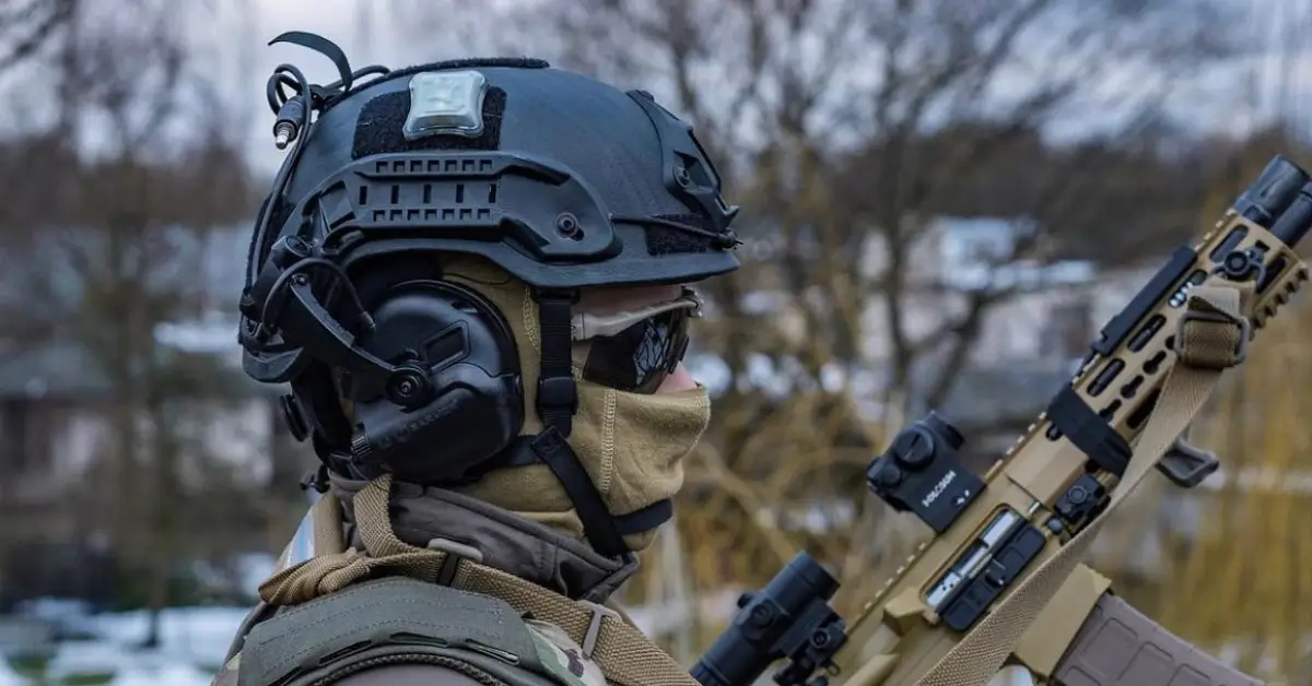 Militaire Schedel Met Helm
