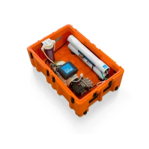 BlueBox 140 RO DS Διήθηση νερού από πάνω, πορτοκαλί περίβλημα, ορατά τα εσωτερικά εξαρτήματα.