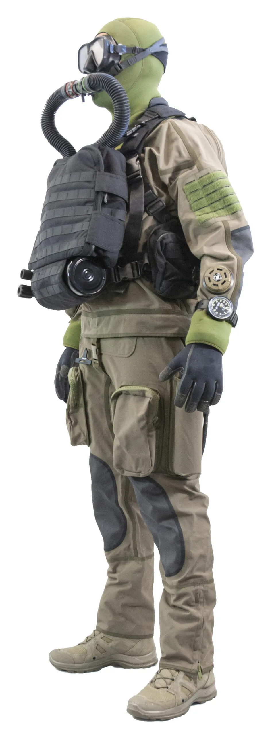 Combat diver with SIEL CAIMANO MK4 CDV PRO oxygen closed-circuit rebreather, 240 minutes nominal endurance, 10 kg ready to dive
